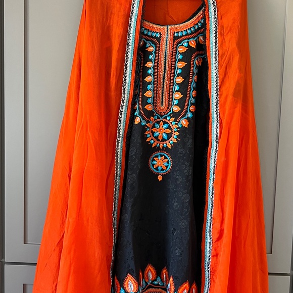 Punjabi/Indian/ Pakistani Salwar Kameez, Lehenga Choli, Pant Suit, Anarkali - Picture 1 of 9